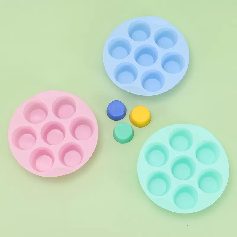 YH-138 Silicone 7-Hole Cake Mold