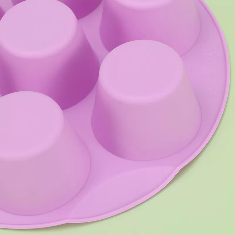 YH-138 Silicone 7-Hole Cake Mold